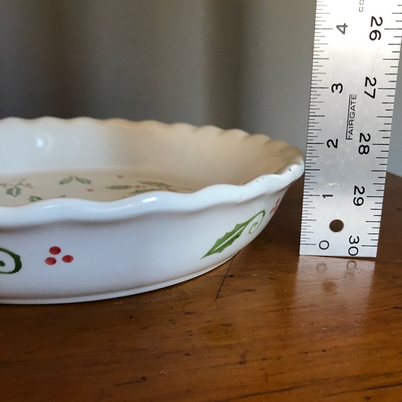 80’s Vintage Holly Leaf Country Pie Plate - Picture 7 of 13